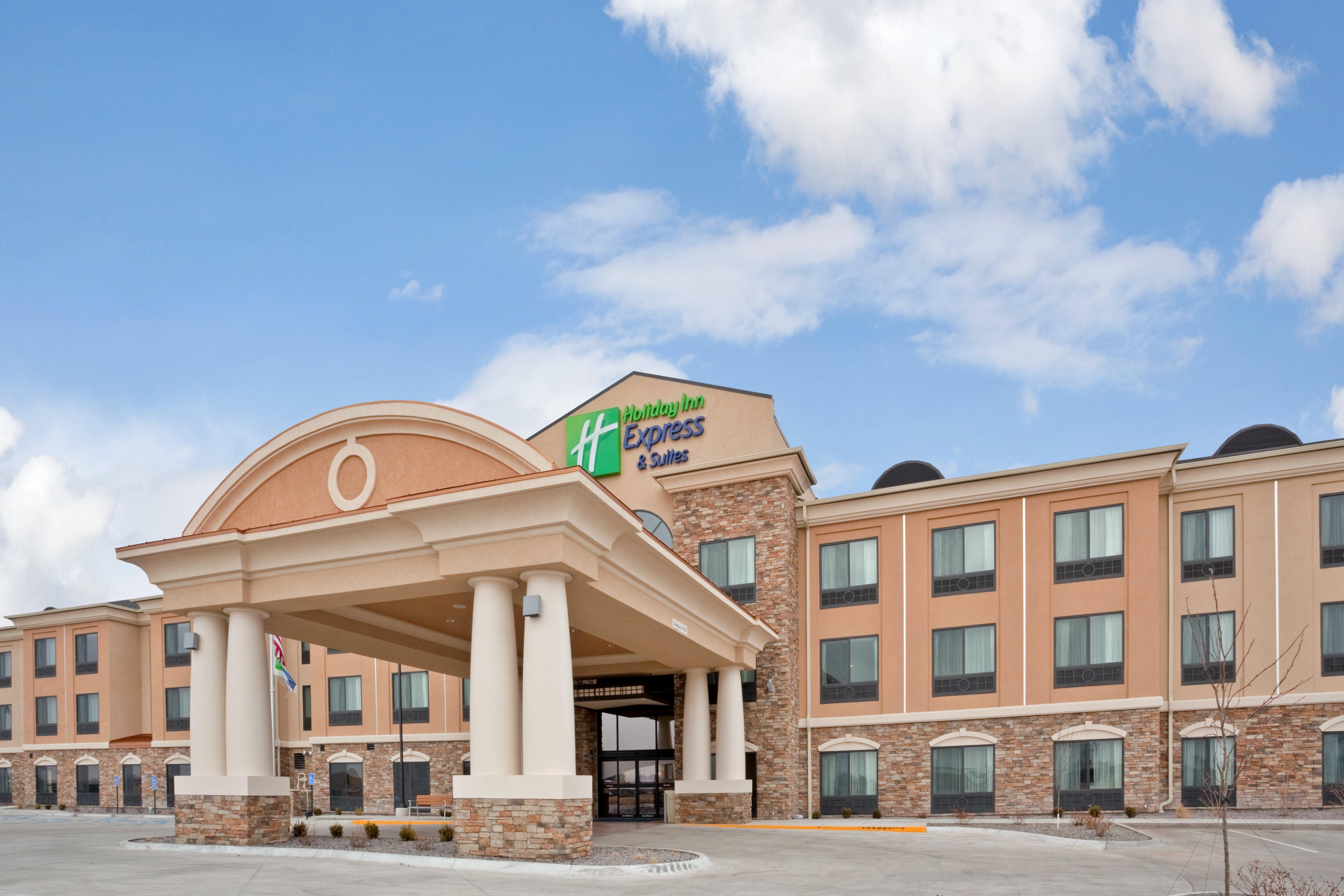 Holiday Inn Express Hays By Ihg Экстерьер фото
