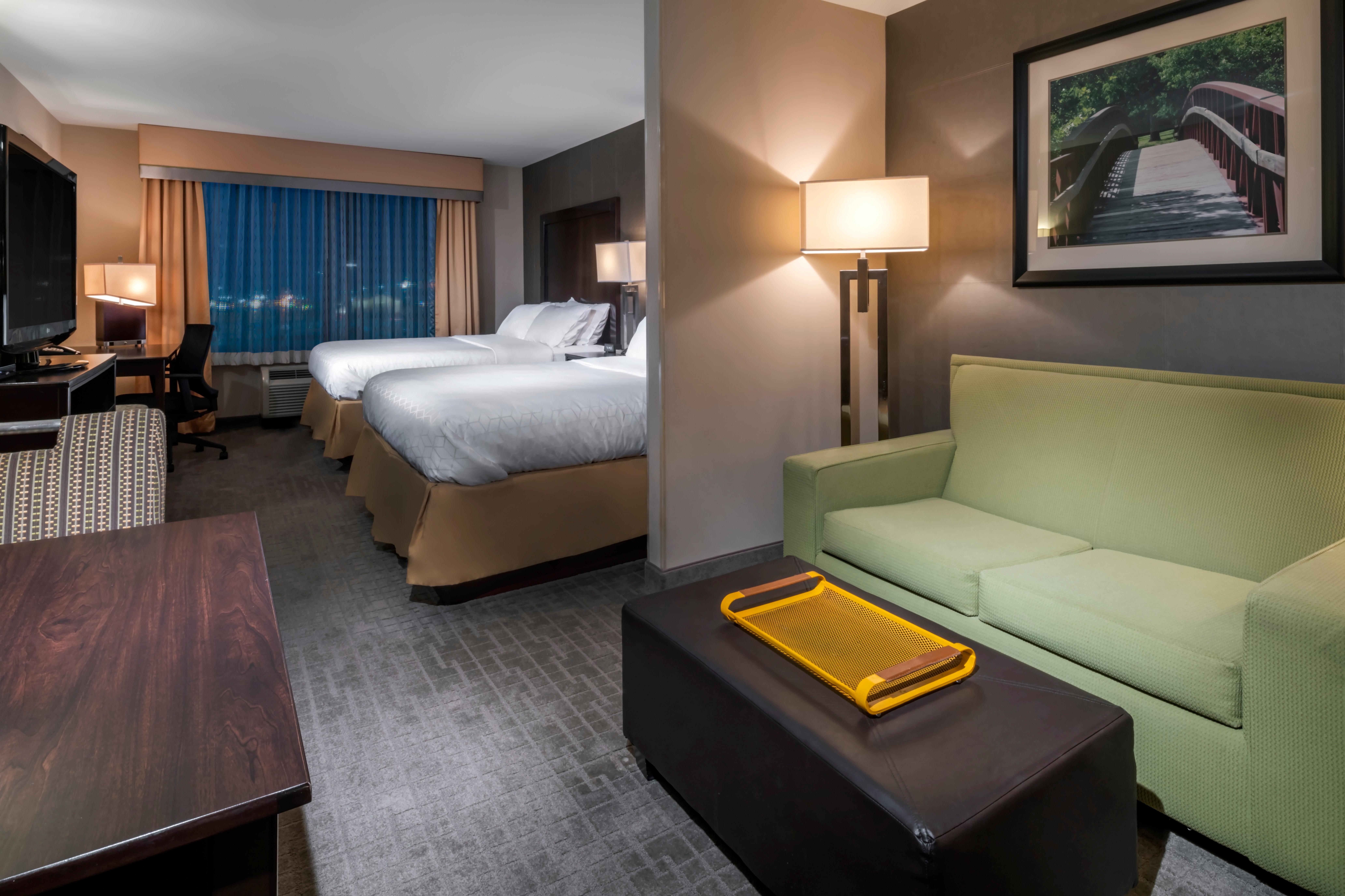 Holiday Inn Express Hays By Ihg Экстерьер фото