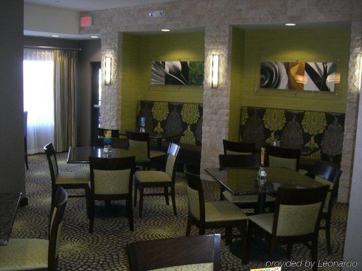 Holiday Inn Express Hays By Ihg Ресторан фото